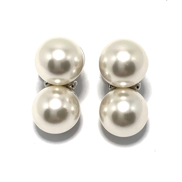 KENNETH JAY LANE, DOUBLE 14mm PEARL& GREY PEARL EARRING - Picture 3 of 4